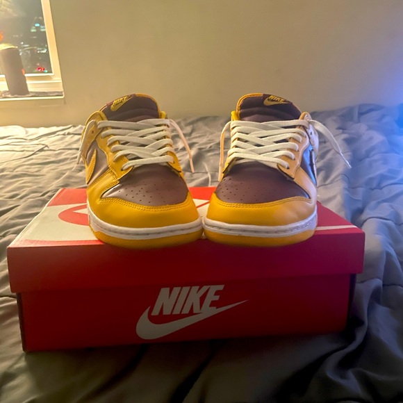 These are Nikes dunk lows there nice shoes to where and there in good condition - Picture 2 of 3